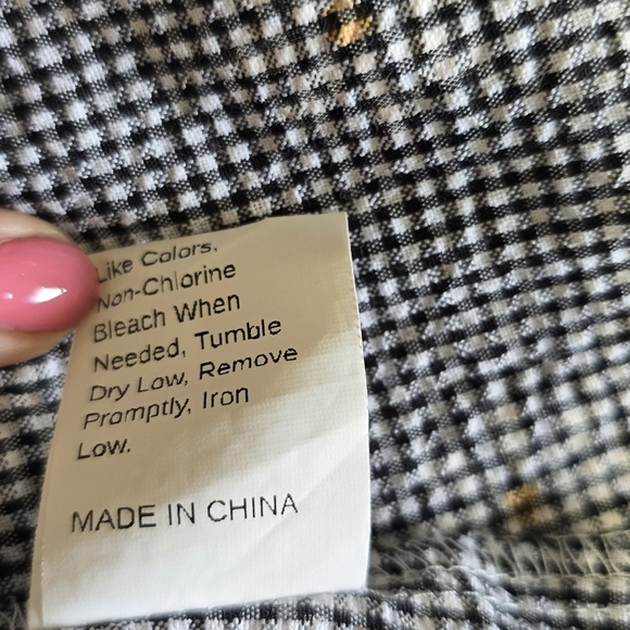 Black and White Gingham Floral Top 1XL - Picture 6 of 6